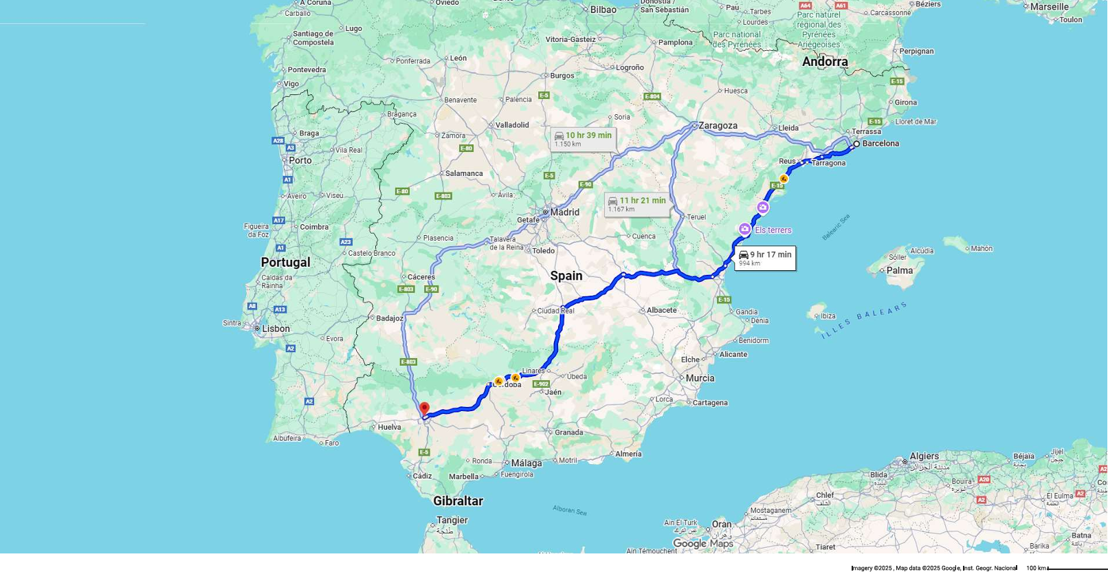 Piloto local operando un dron